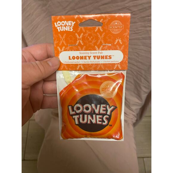 Scentsy Looney Tunes Scent Pak NEW for Scentsy Buddy Plush. - Picture 1 of 3